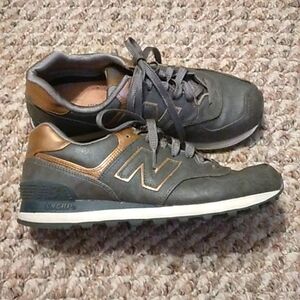 EUC New Balance 574 classic sneakers